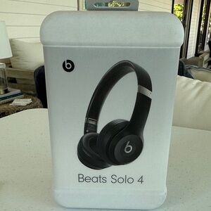 Solo 4 Over-Ear Headphones - Blackbeard Solo 4 NIB
